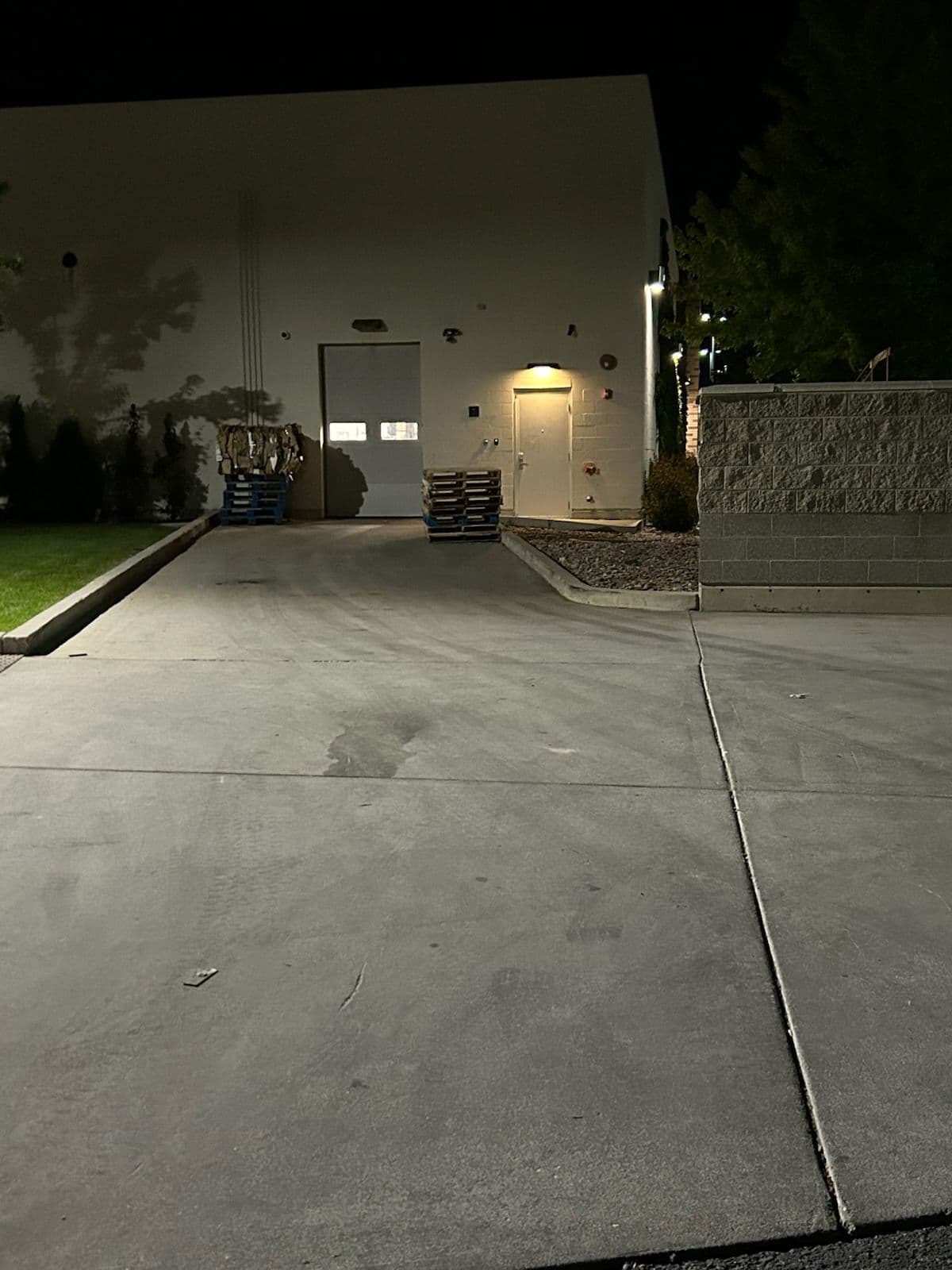 High Flo Power Wash Transforms Concrete image